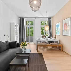  Apartment 33 Efg Schoenhauser Allee Mit Balkon